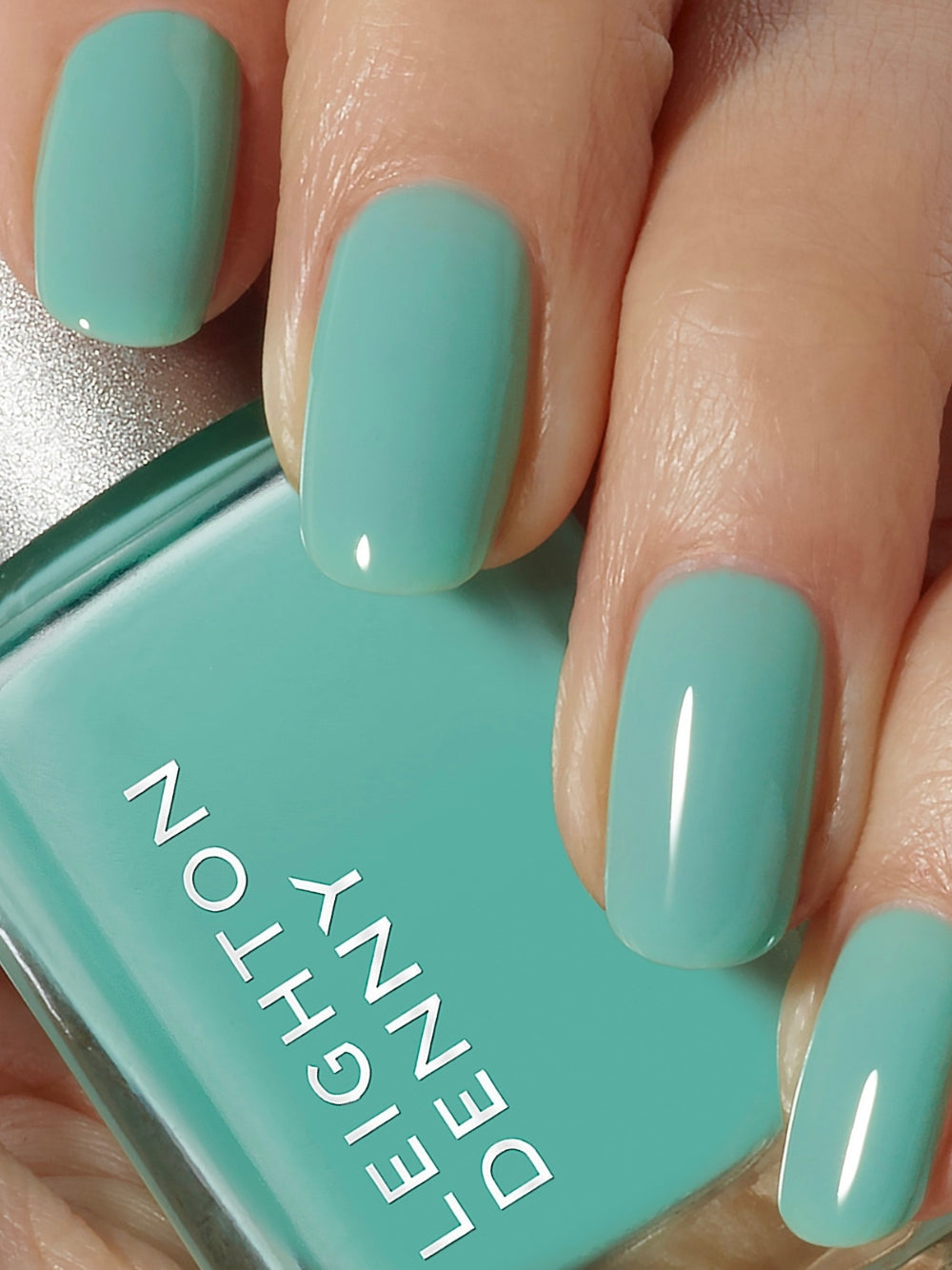 Splash aqua blue nail polish